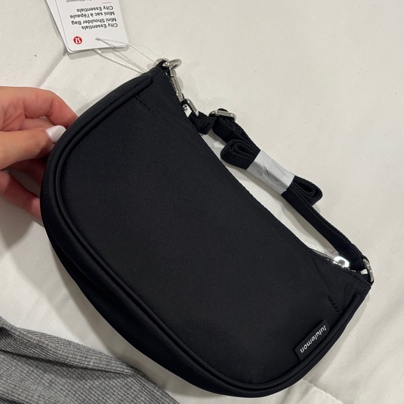 lululemon city essentials mini shoulder bag - Picture 3 of 4